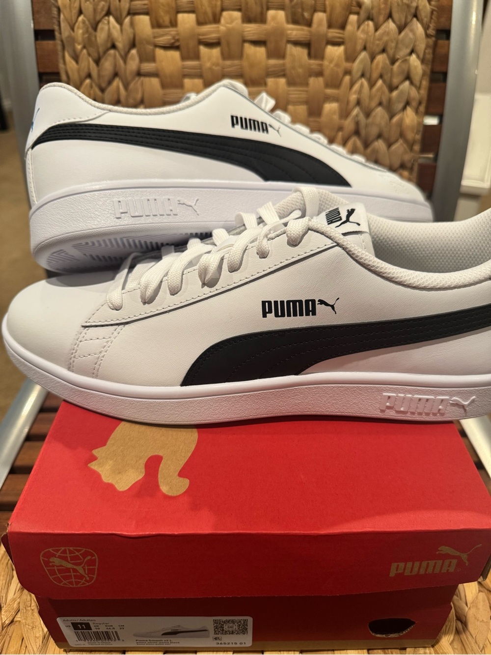 Puma Smash v2 L Sneakers Mens size 11 white & black Shoes